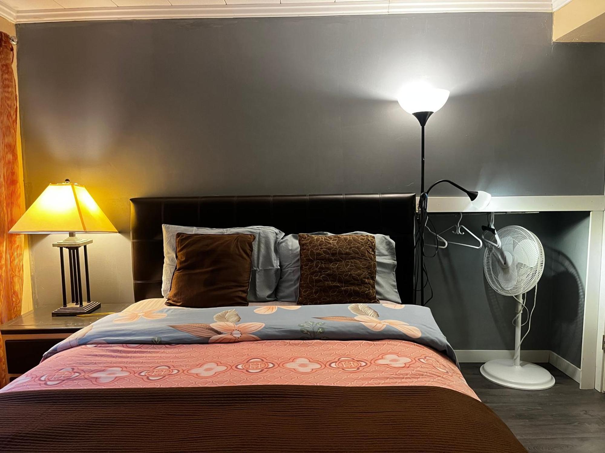 Beautiful Room Close Airport! YYC Eksteriør bilde